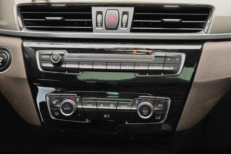 Used BMW X1 2018 sDrive18Li Luxury Model Audio And AC Panel
