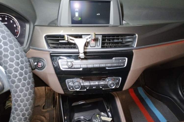 Used BMW X1 2018 sDrive18Li Luxury Model Audio And AC Panel
