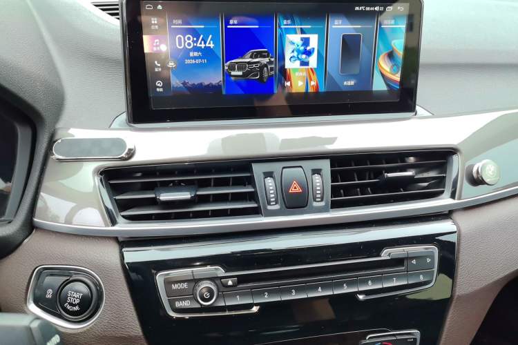 Used BMW X1 2018 xDrive20Li Luxury Edition Audio And AC Panel