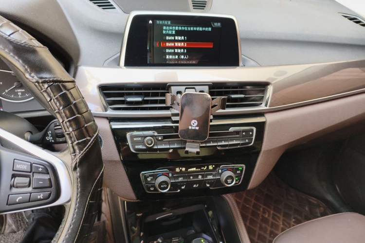 Used BMW X1 2018 xDrive20Li Luxury Edition Audio And AC Panel