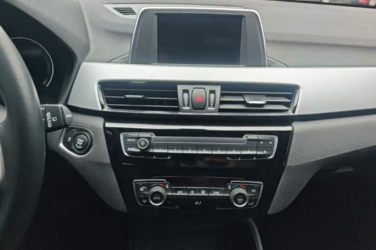 Used BMW X1 2018 sDrive20Li Leading Model Audio And AC Panel
