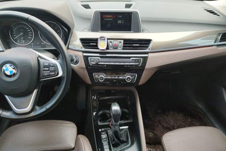 Used BMW X1 2018 sDrive18Li Luxury Model Audio And AC Panel