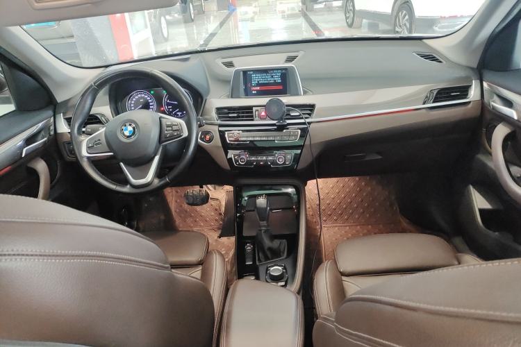 Used BMW X1 2018 sDrive18Li Luxury Model Center Console