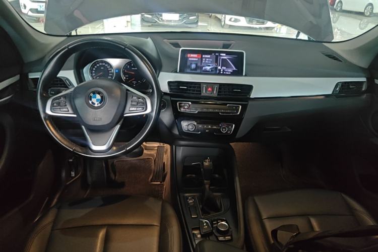 Used BMW X1 2018 sDrive20Li Leading Model Center Console