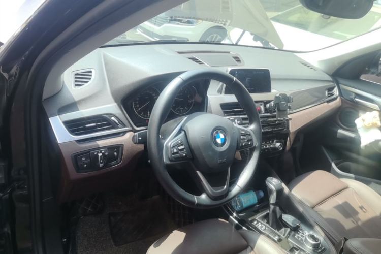Used BMW X1 2018 xDrive20Li Luxury Edition Center Console
