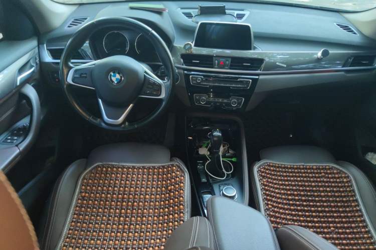 Used BMW X1 2018 xDrive20Li Luxury Edition Center Console
