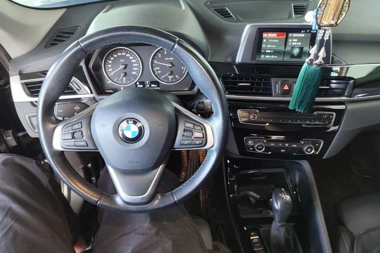 Used BMW X1 2018 sDrive18Li Luxury Model Center Console