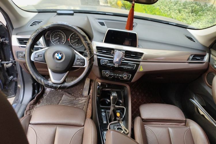 Used BMW X1 2018 xDrive20Li Luxury Edition Center Console