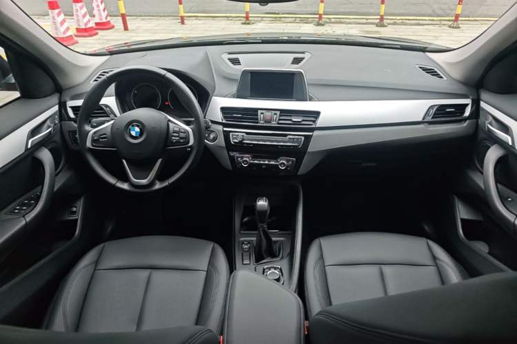 Used BMW X1 2018 sDrive20Li Leading Model Center Console