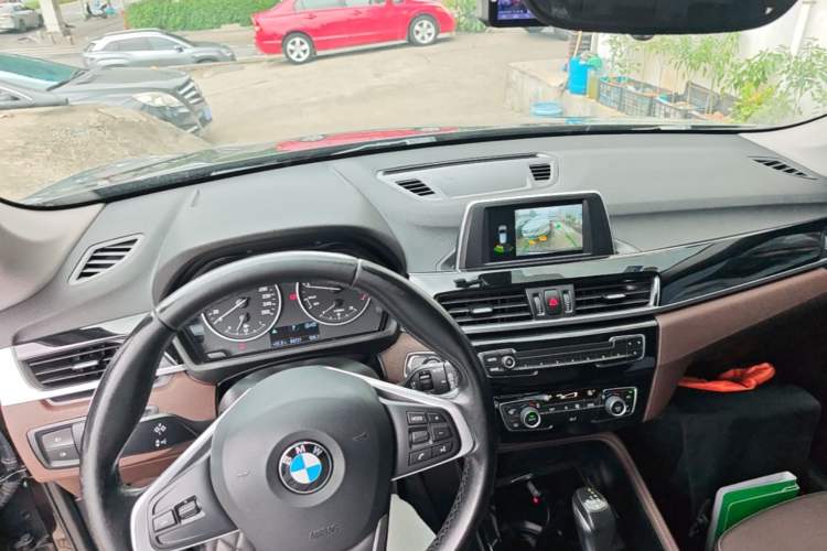 Used BMW X1 2018 sDrive18Li Luxury Model Center Console