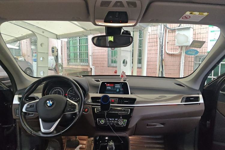 Used BMW X1 2018 xDrive20Li Luxury Edition Center Console