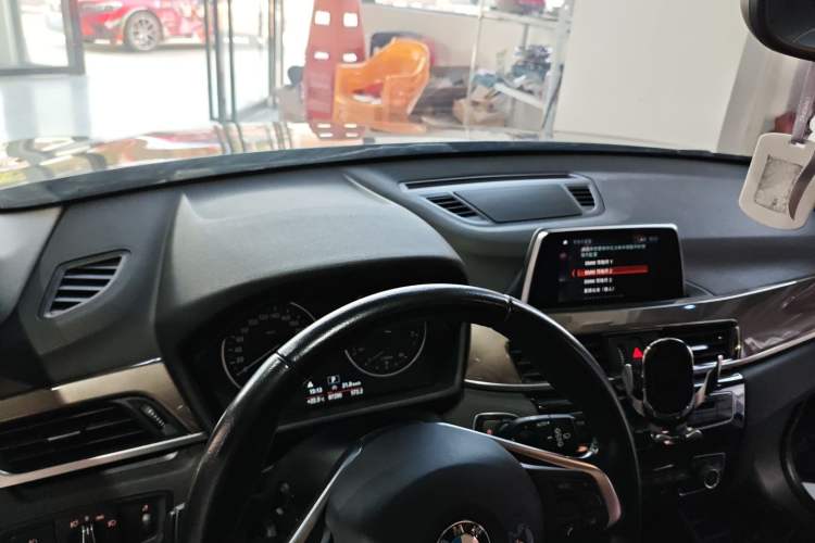 Used BMW X1 2018 xDrive20Li Luxury Edition Center Console