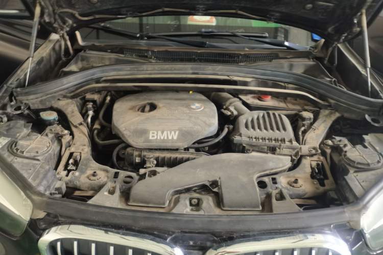 Used BMW X1 2018 sDrive18Li Fashion Model Engine Bay