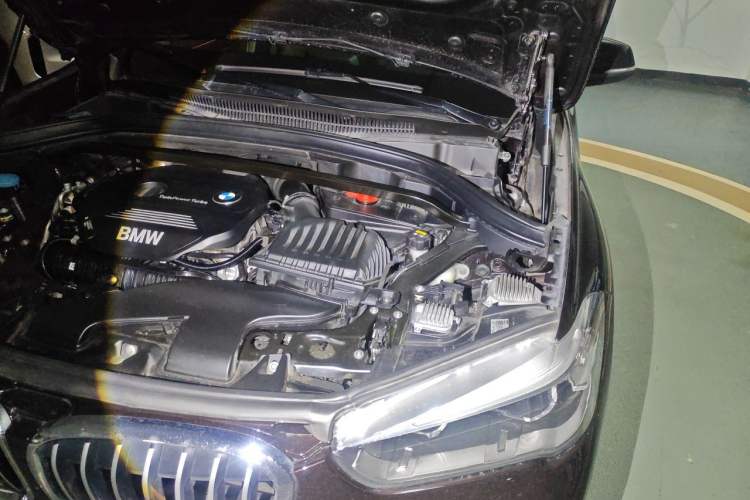 Used BMW X1 2018 xDrive20Li Luxury Edition Engine Bay Left