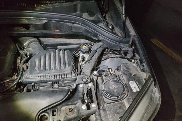 Used BMW X1 2018 sDrive18Li Fashion Model Engine Bay Left
