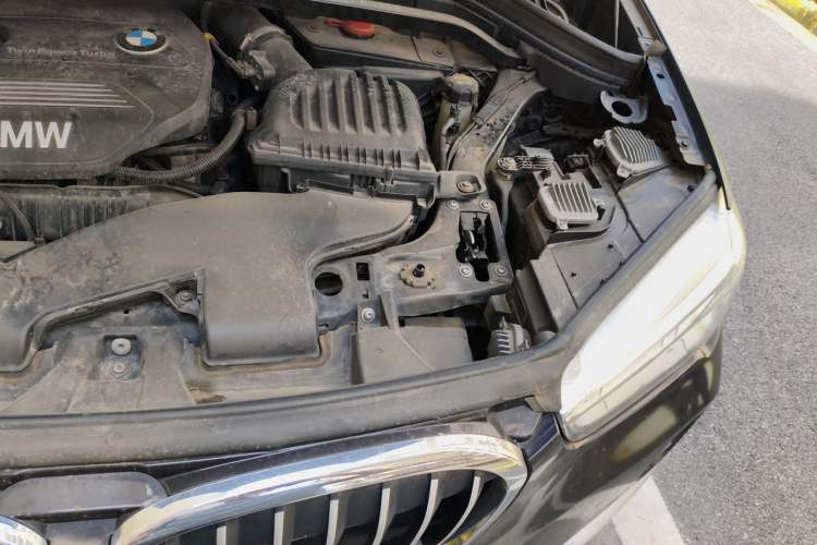 Used BMW X1 2018 xDrive20Li Luxury Edition Engine Bay Left