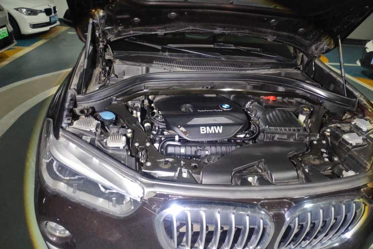 Used BMW X1 2018 xDrive20Li Luxury Edition Engine Bay Right
