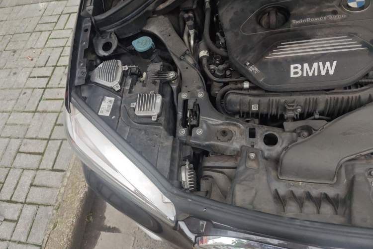 Used BMW X1 2018 xDrive20Li Luxury Edition Engine Bay Right
