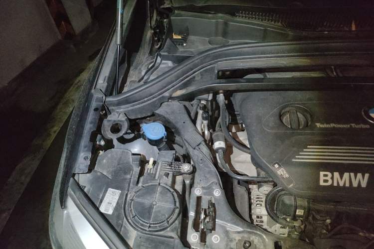 Used BMW X1 2018 sDrive18Li Fashion Model Engine Bay Right