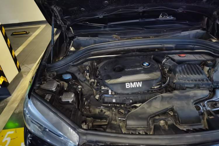 Used BMW X1 2018 xDrive20Li Luxury Edition Engine Bay Right