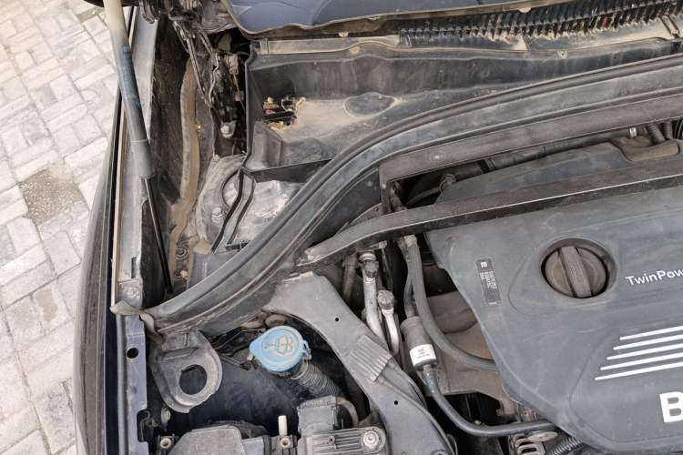 Used BMW X1 2018 sDrive18Li Fashion Model Engine Bay Right