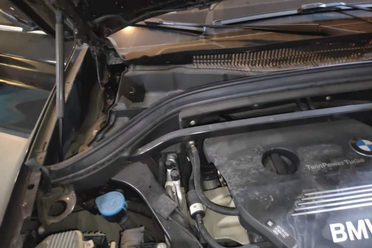 Used BMW X1 2018 sDrive18Li Luxury Model Engine Bay Right