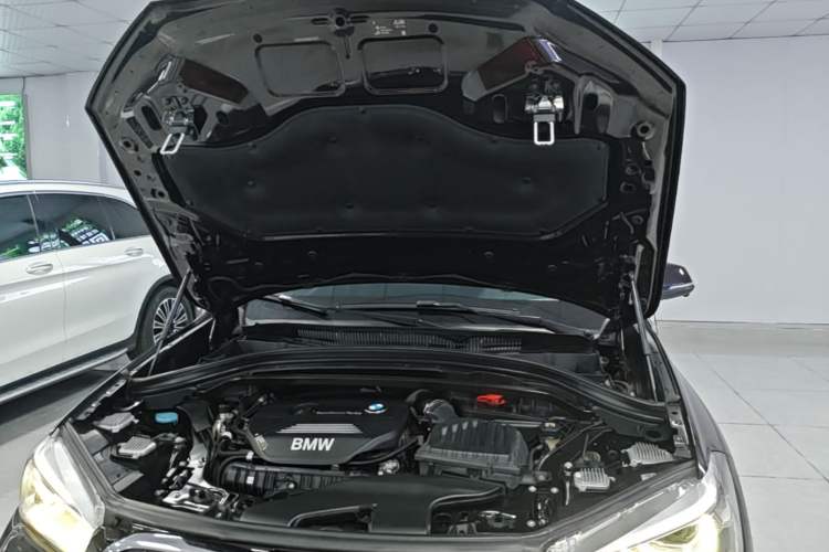 Used BMW X1 2018 sDrive20Li Leading Model Engine Bay