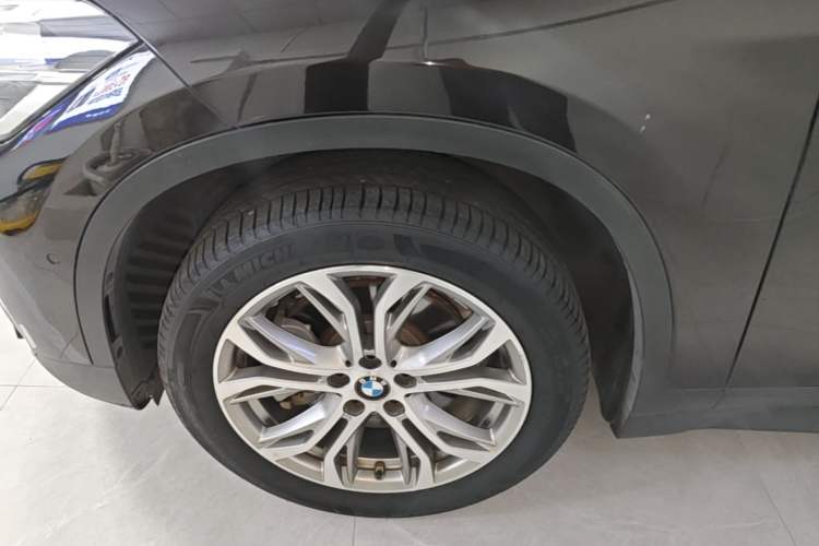 Used BMW X1 2018 sDrive20Li Leading Model Exterior 4