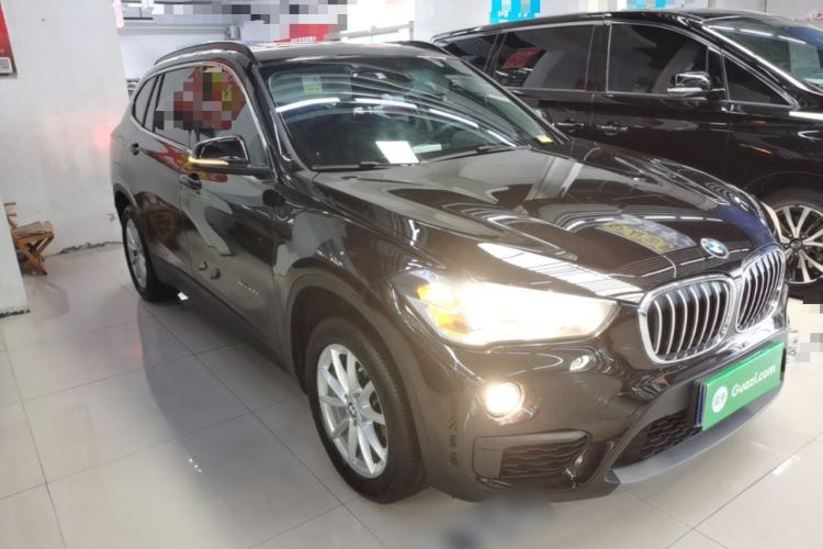 Used BMW X1 2018 sDrive18Li Fashion Model Front Right 45 Deg
