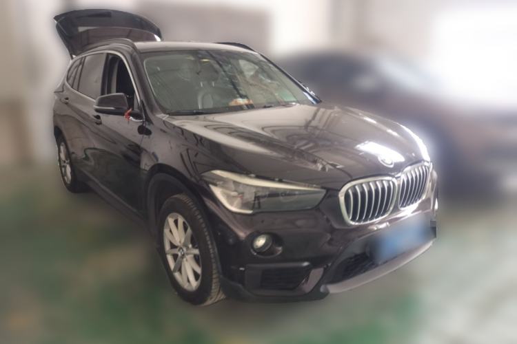 Used BMW X1 2018 sDrive18Li Fashion Model Front Right 45 Deg