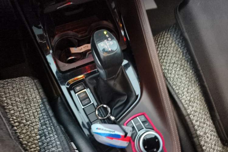 Used BMW X1 2018 xDrive20Li Luxury Edition Gear Lever