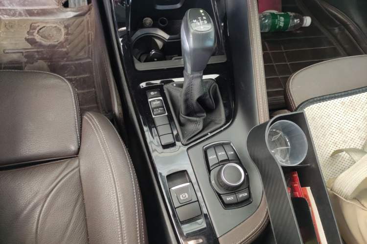 Used BMW X1 2018 sDrive18Li Luxury Model Gear Lever