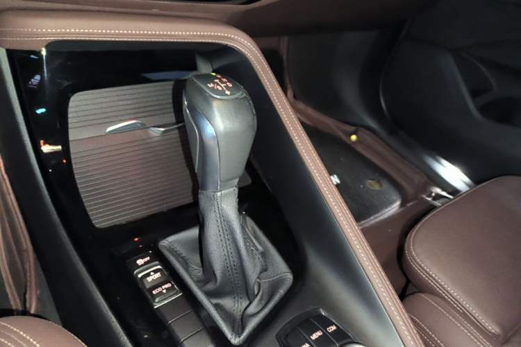 Used BMW X1 2018 sDrive18Li Luxury Model Gear Lever