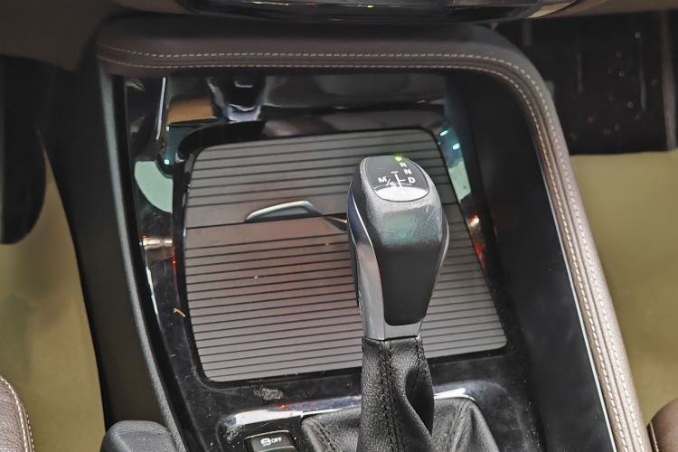 Used BMW X1 2018 sDrive18Li Luxury Model Gear Lever