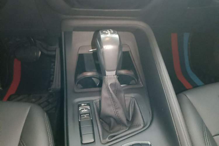 Used BMW X1 2018 sDrive20Li Leading Model Gear Lever