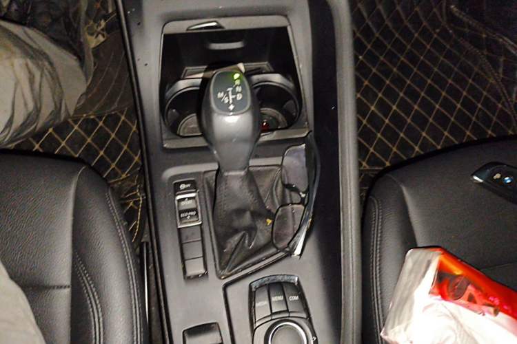 Used BMW X1 2018 sDrive20Li Leading Model Gear Lever