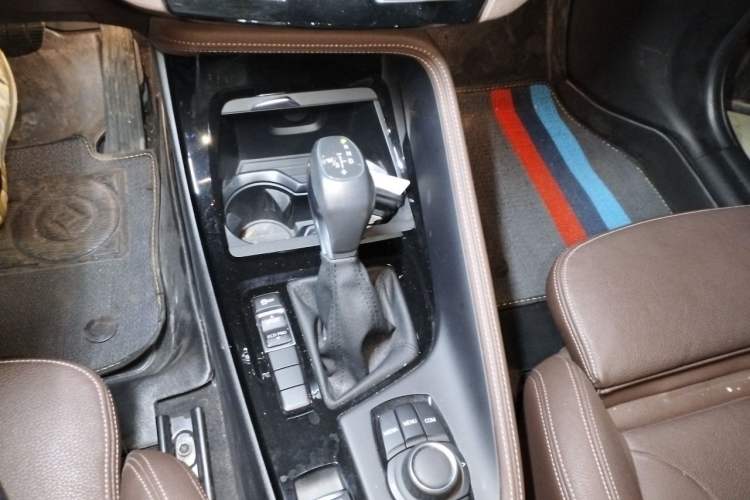 Used BMW X1 2018 sDrive18Li Luxury Model Gear Lever