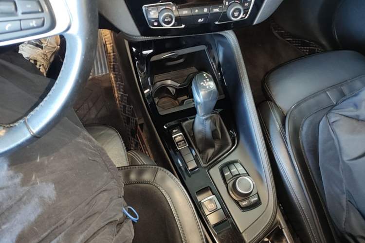 Used BMW X1 2018 sDrive18Li Luxury Model Gear Lever