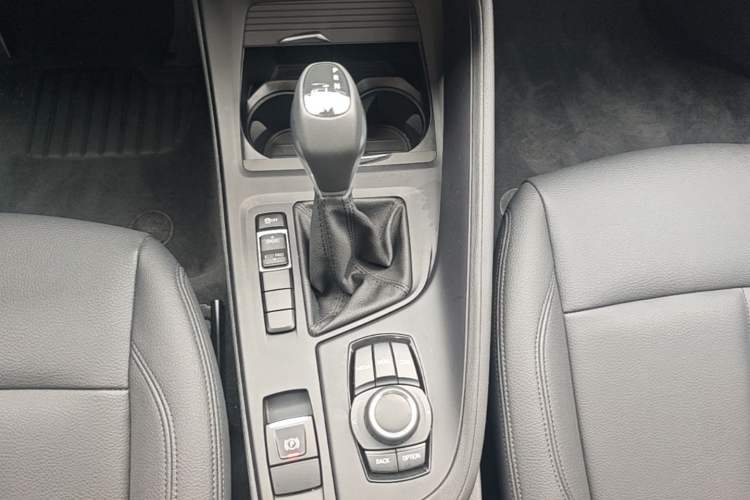 Used BMW X1 2018 sDrive20Li Leading Model Gear Lever