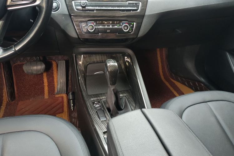 Used BMW X1 2018 sDrive20Li Leading Model Gear Lever