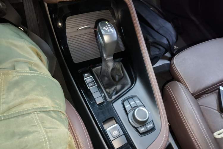 Used BMW X1 2018 sDrive18Li Luxury Model Gear Lever