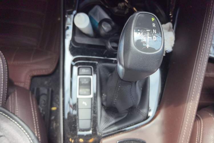 Used BMW X1 2018 sDrive18Li Luxury Model Gear Lever