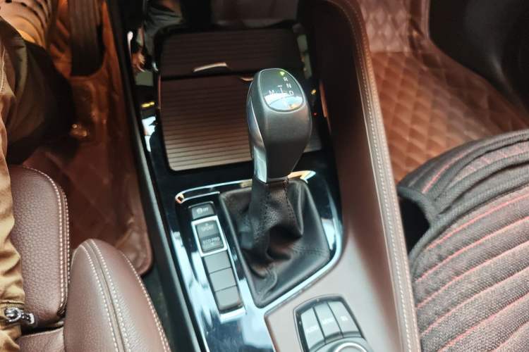 Used BMW X1 2018 sDrive18Li Luxury Model Gear Lever