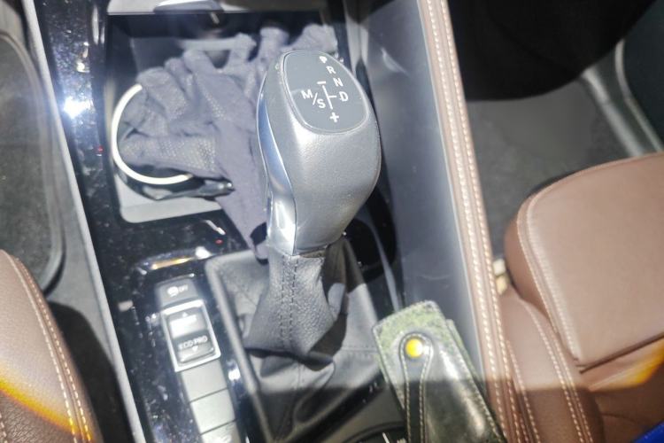 Used BMW X1 2018 xDrive20Li Luxury Edition Gear Lever