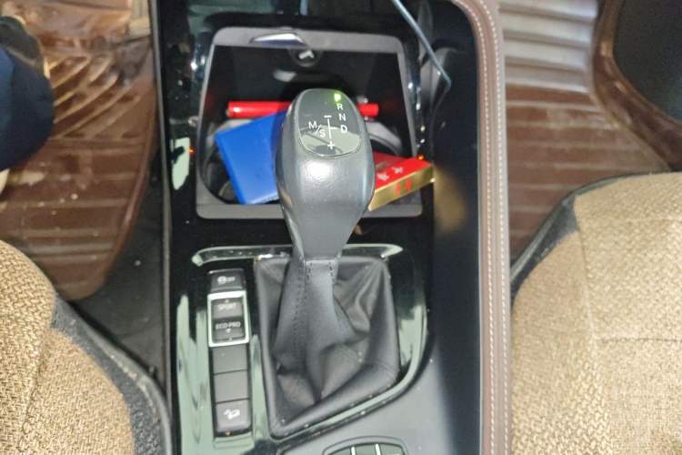Used BMW X1 2018 xDrive20Li Luxury Edition Gear Lever