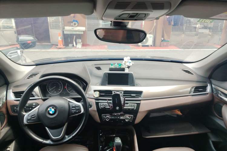 Used BMW X1 2018 sDrive18Li Luxury Model Headliner