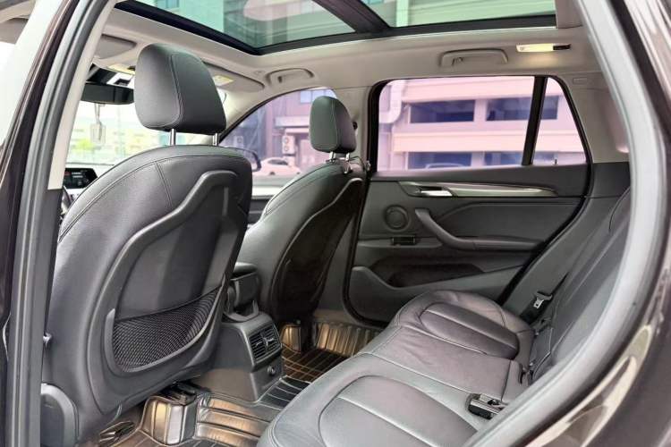 Used BMW X1 2018 xDrive20Li Luxury Edition Interior 2