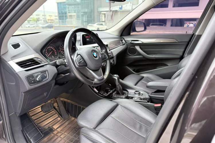 Used BMW X1 2018 xDrive20Li Luxury Edition Interior 4