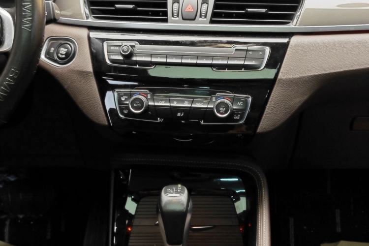 Used BMW X1 2018 sDrive18Li Luxury Model Interior 7