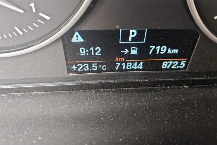Used BMW X1 2018 sDrive18Li Fashion Model Odometer Close Up